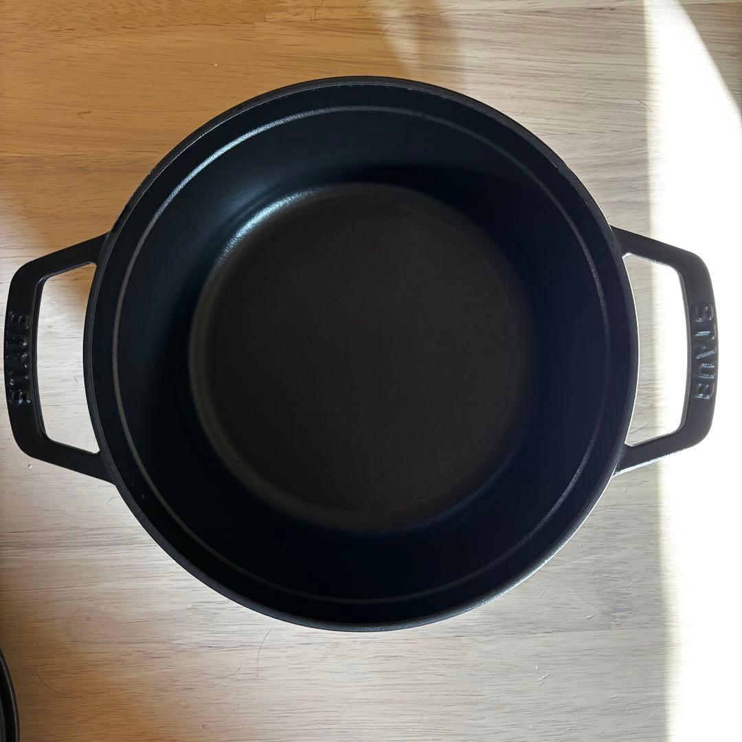 staub ストウブ ピコ・ココット ラウンド 22cm
