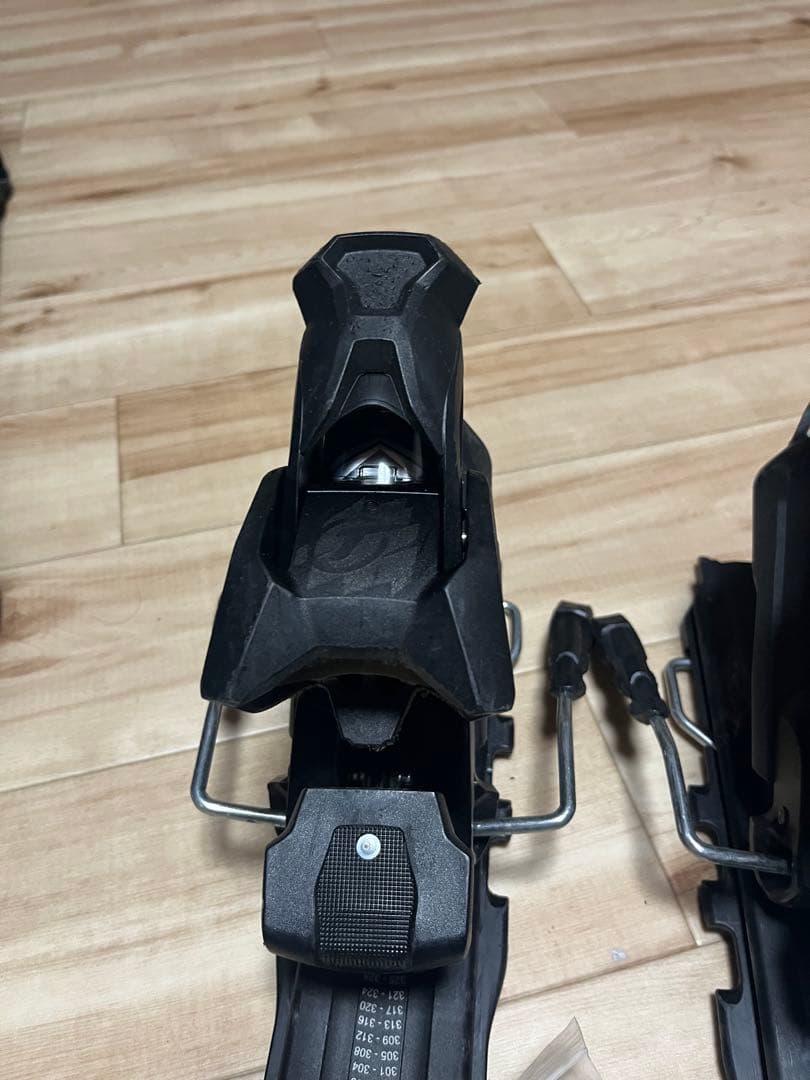 スキー　ビンディング　チロリア　adrenaline