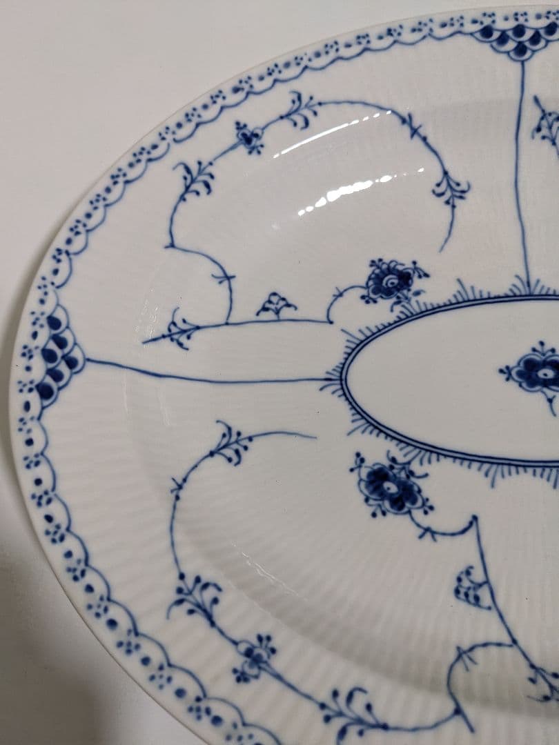 【値下げ】ロイヤルコペンハーゲン・ブルーフルーテッド プレイン オーバルプラター