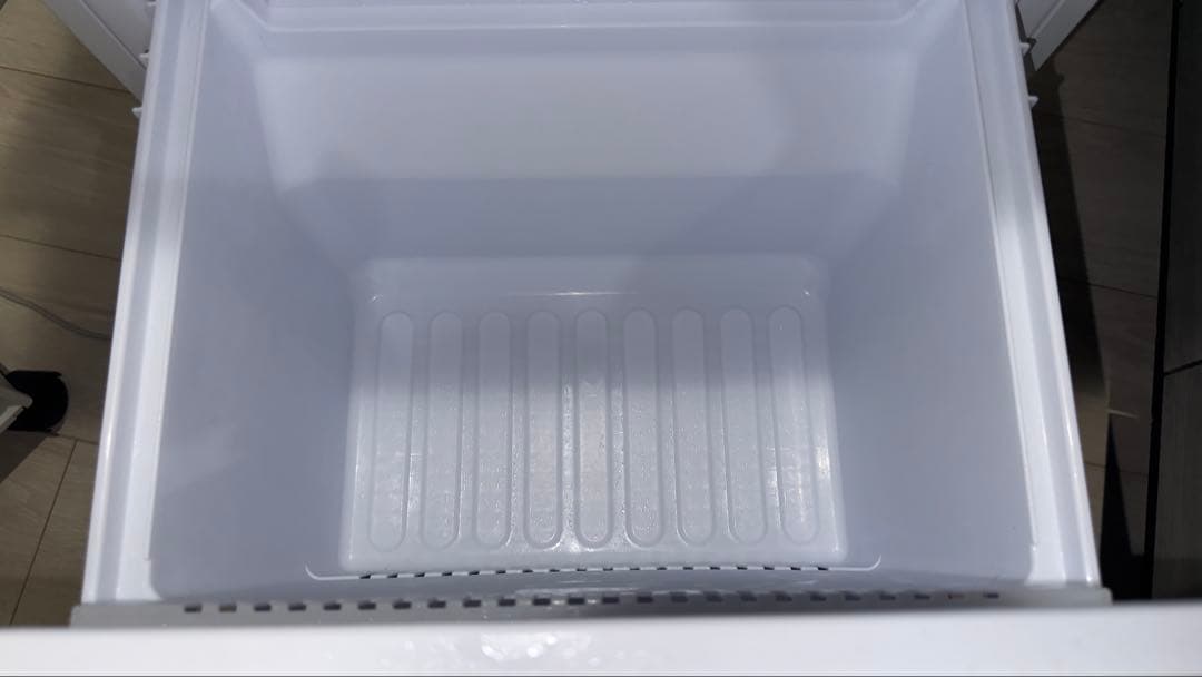 初売り！SHARP 冷蔵庫　137L(冷蔵91+冷凍46) SJ-D14B-W