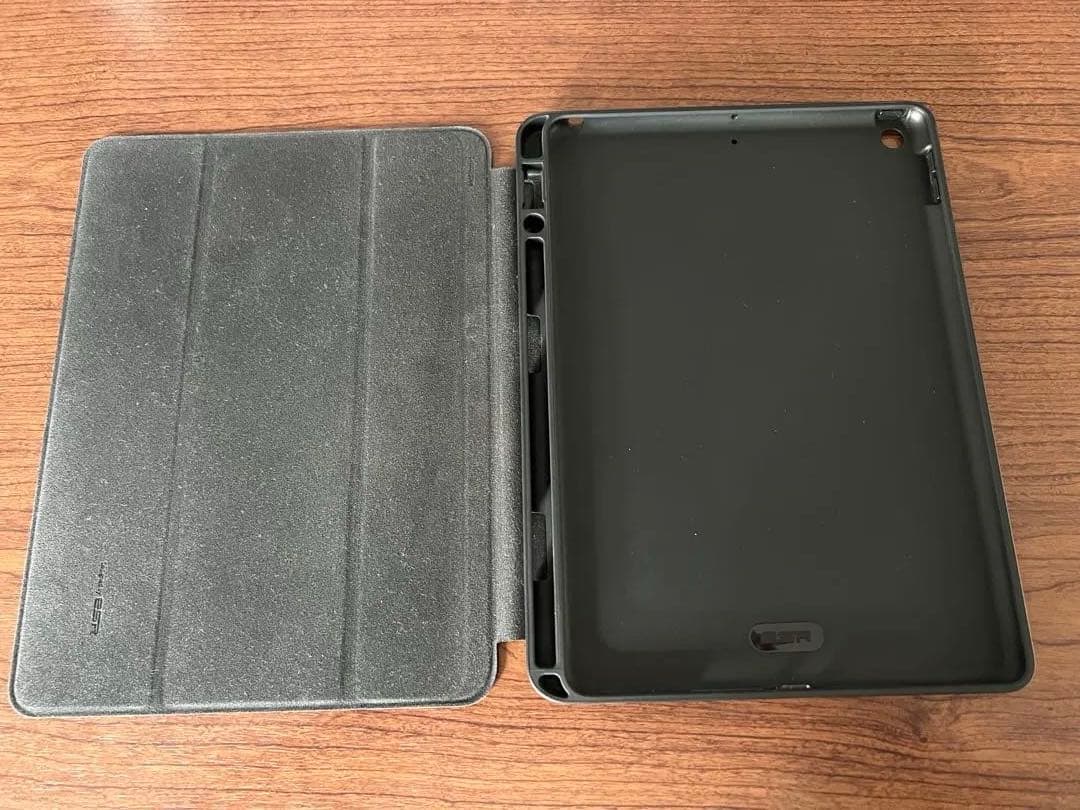 iPad第7世代 32GB Wi-Fiモデル スペースグレイ ※esrカバー付き