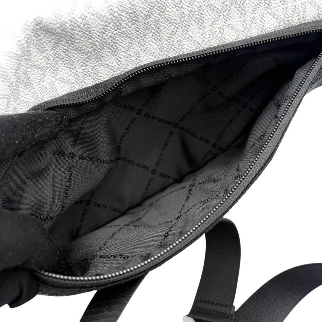 極美品 マイケルコース　クーパー ボディバッグ MK シグネチャー　ホワイト