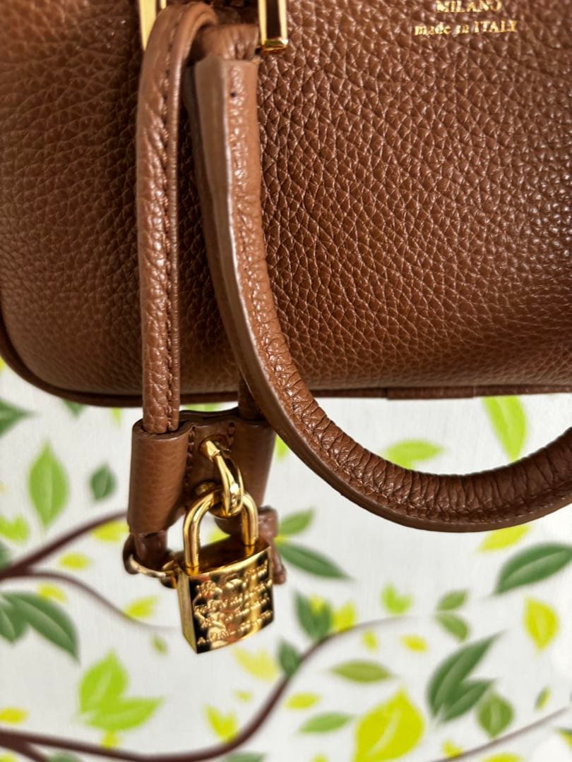 CHRISTIAN VILLA /クリスチャン ヴィラ】スクエアボストン