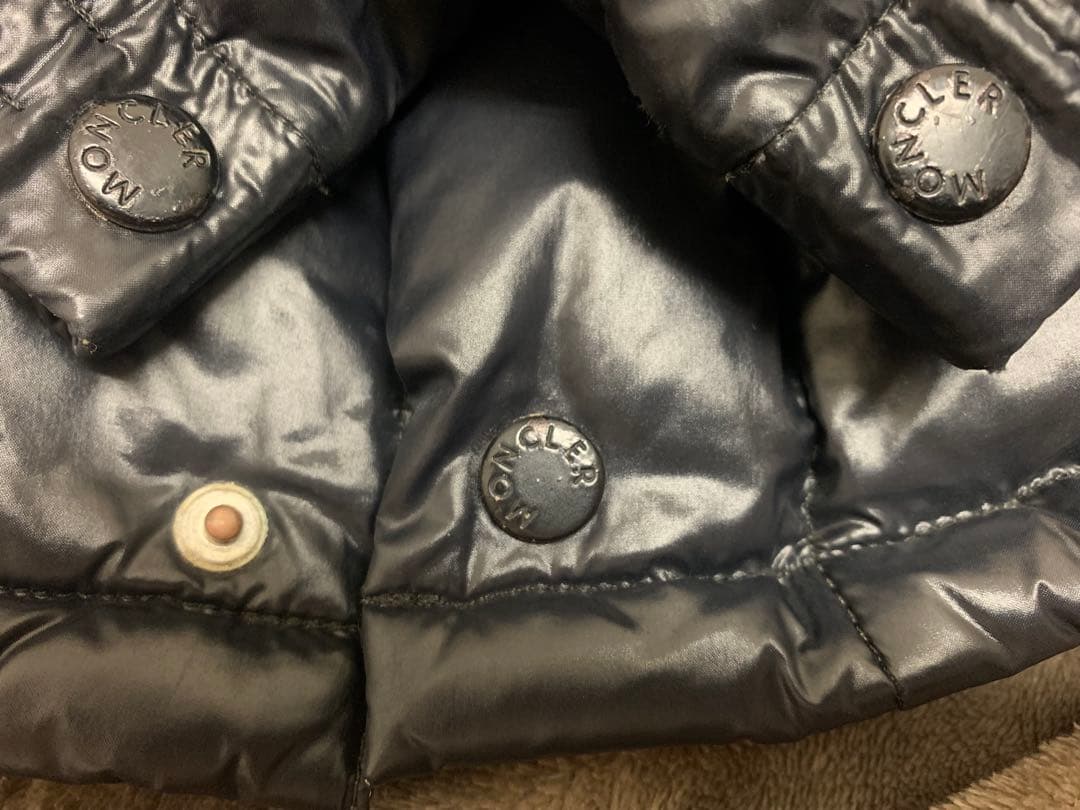 モンクレール、エベレスト(シャイニーブラック)、サイズ0。