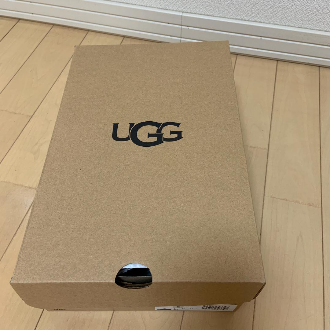 UGGディスケット　US6　23センチ　正規品　ムートン　スリッポン　黒