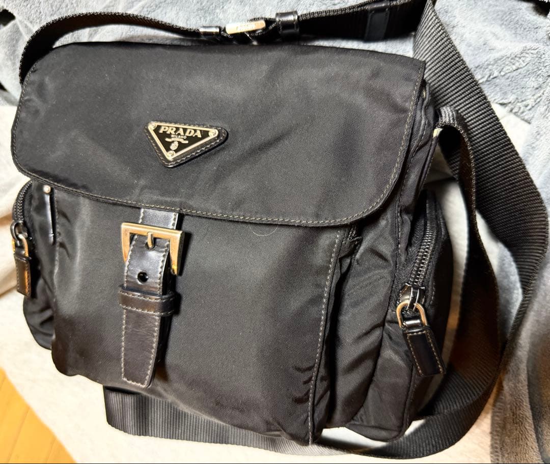 ぱ*イ様 PRADA ブラック ショルダーバッグ