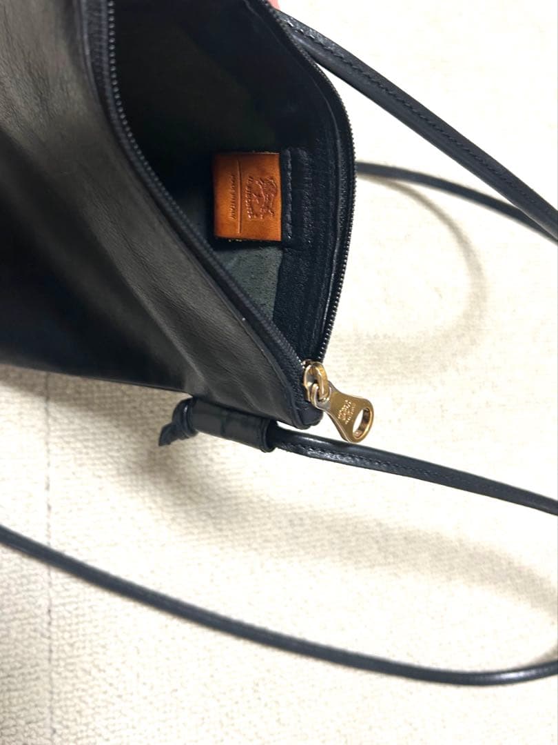 IL BISONTE イルビゾンテ スマホショルダー　ミニ　ポーチ　バッグ