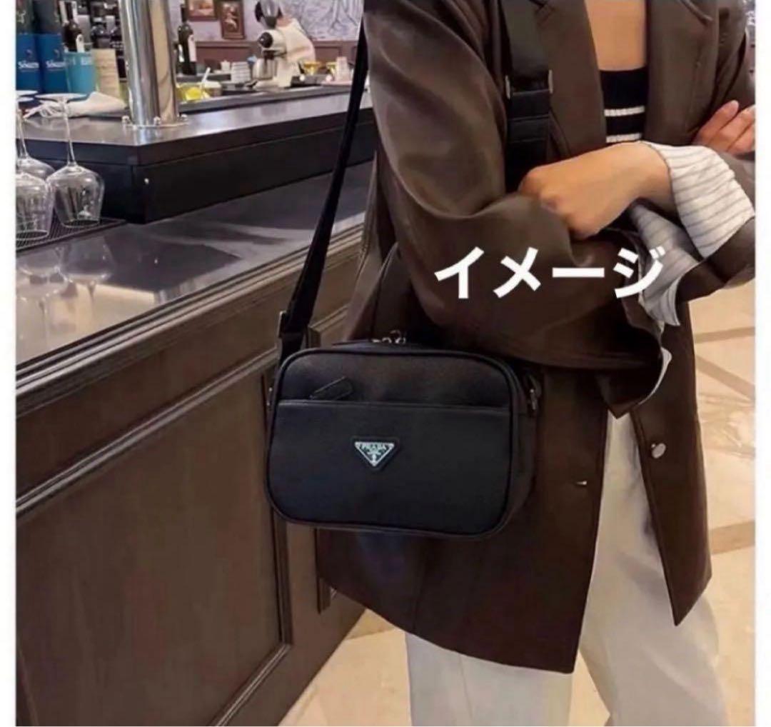 PRADA ブラックレザー ショルダーバッグ