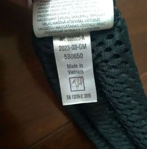 BABYBJÖRN 抱っこ紐 ブラック メッシュ