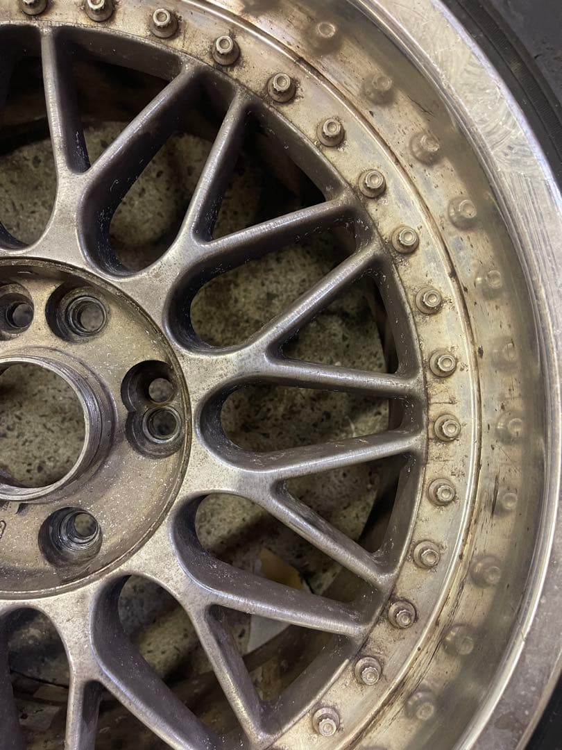 17インチメーカー不明 たぶん9j225 45 17 バリ山2本です。