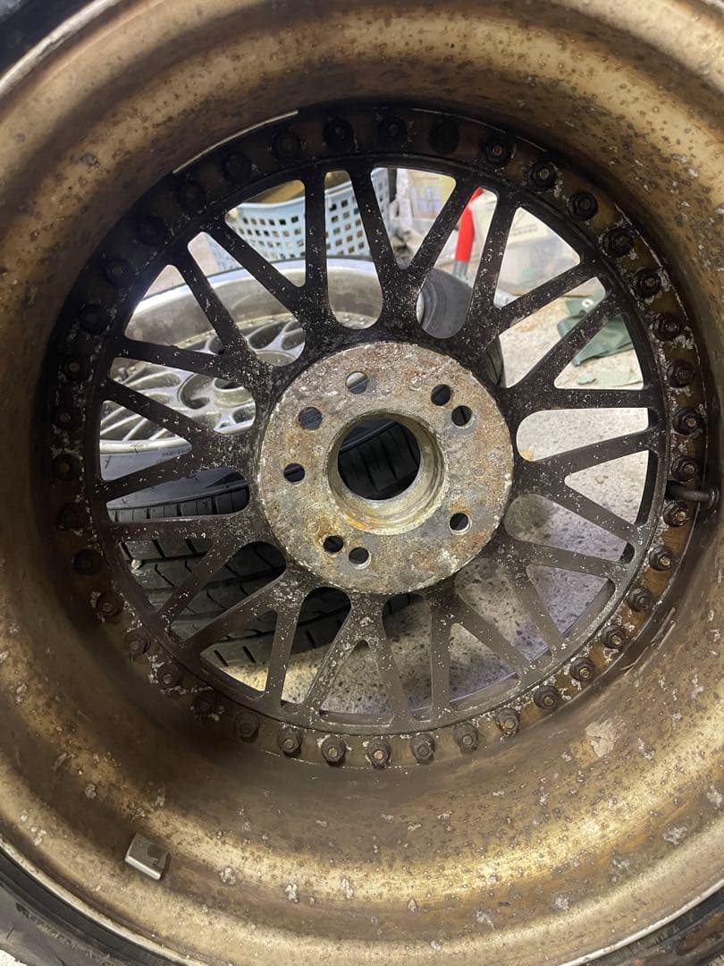 17インチメーカー不明 たぶん9j225 45 17 バリ山2本です。