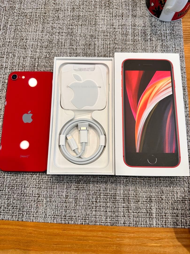Apple iPhone SE (第2世代) 赤128GB