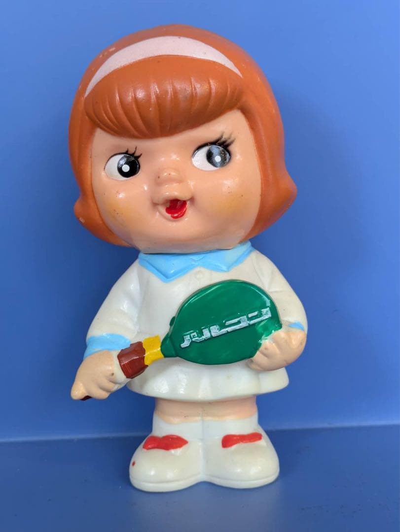 ノベルティ ソフビ人形 大成建設 テニス女の子貯金