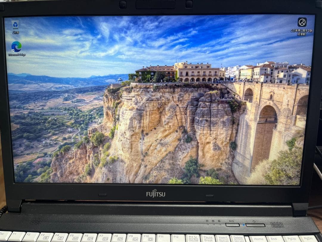 【美品】富士通 LIFEBOOK A576/P i3搭載 Win11 02