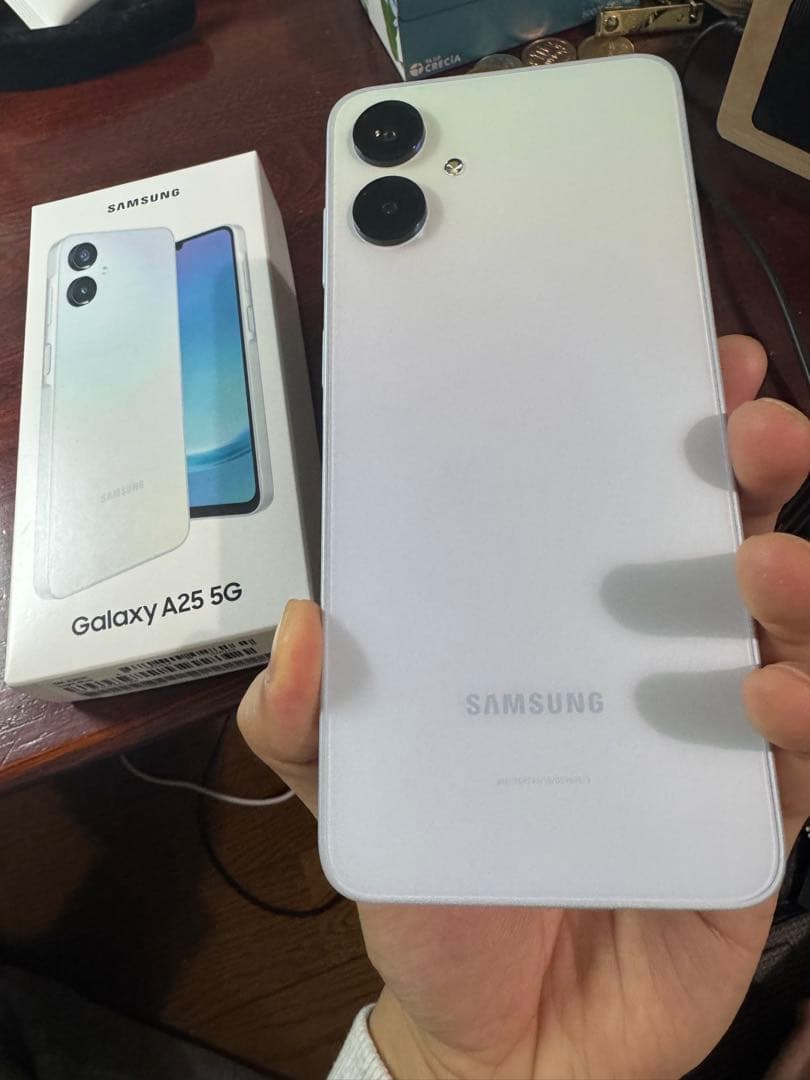 Samsung Galaxy A25 5G ホワイト