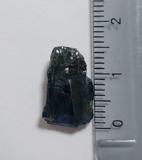 ケニア ガルバトゥラ産の サファイアの原石です。７ｃｔ