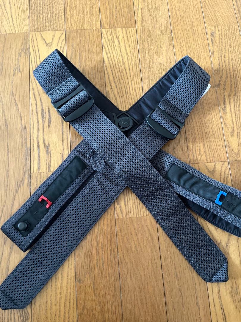 ほぼ未使用！BABYBJÖRN ベビーキャリア MINI エアリーメッシュ