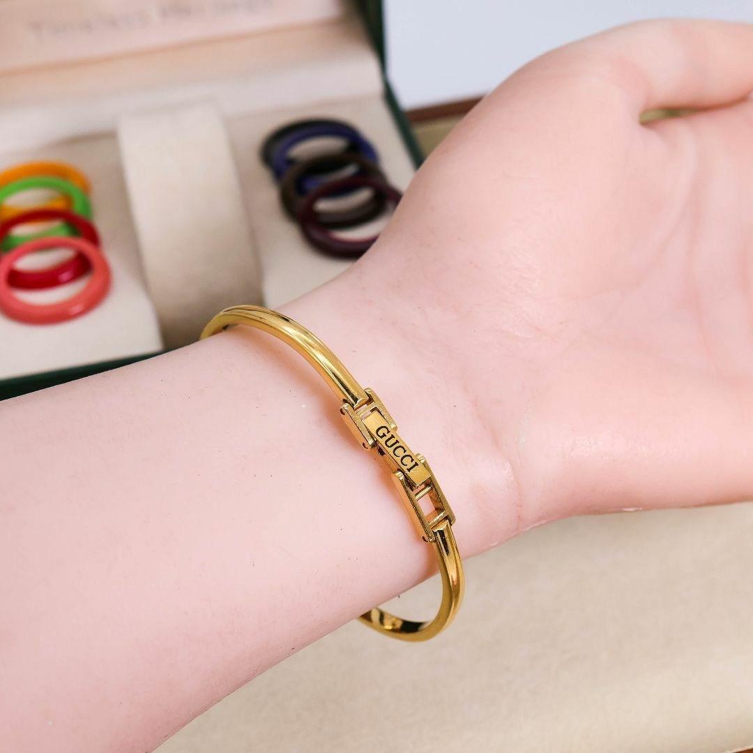 稼働 GUCCI 腕時計 チェンジベゼル 9個 バングル レディース 2120