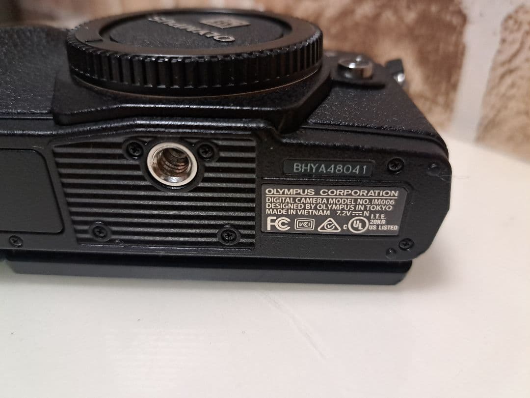 OLYMPUS OM-D E-M10 Mark III カメラボディ【難有り】