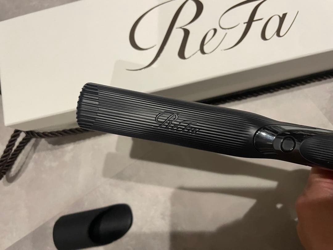 p*o様 リファ　ストレートヘアアイロン