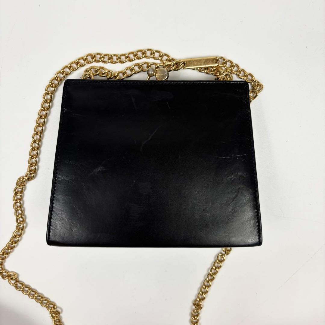 専用フェラガモ ショルダーバッグ ヴァラリボン チェーン 金具