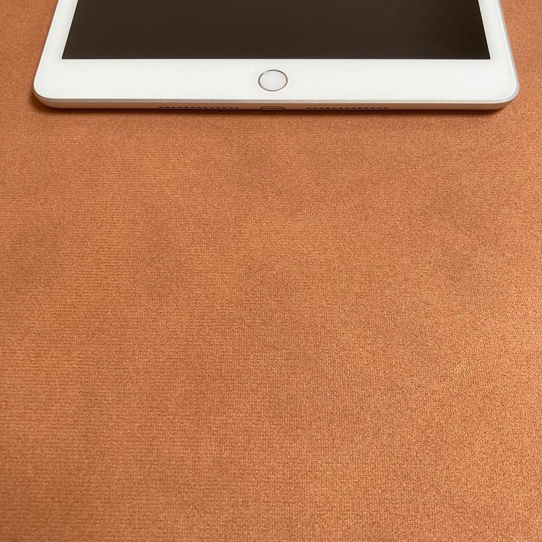 6【早い者勝ち】電池ほぼ新品☆iPad7 第7世代 32GB WIFIモデル☆