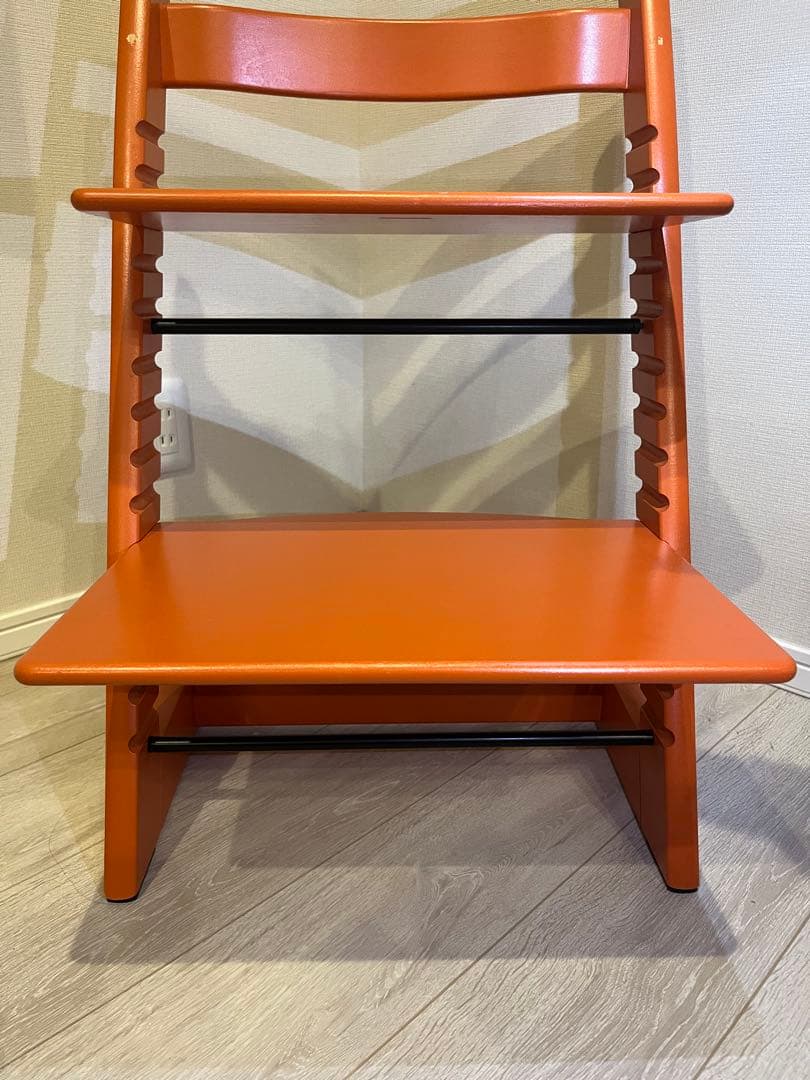 【美品】STOKKE トリップトラップ シリアル4 廃盤色 オレンジ　ハイチェア