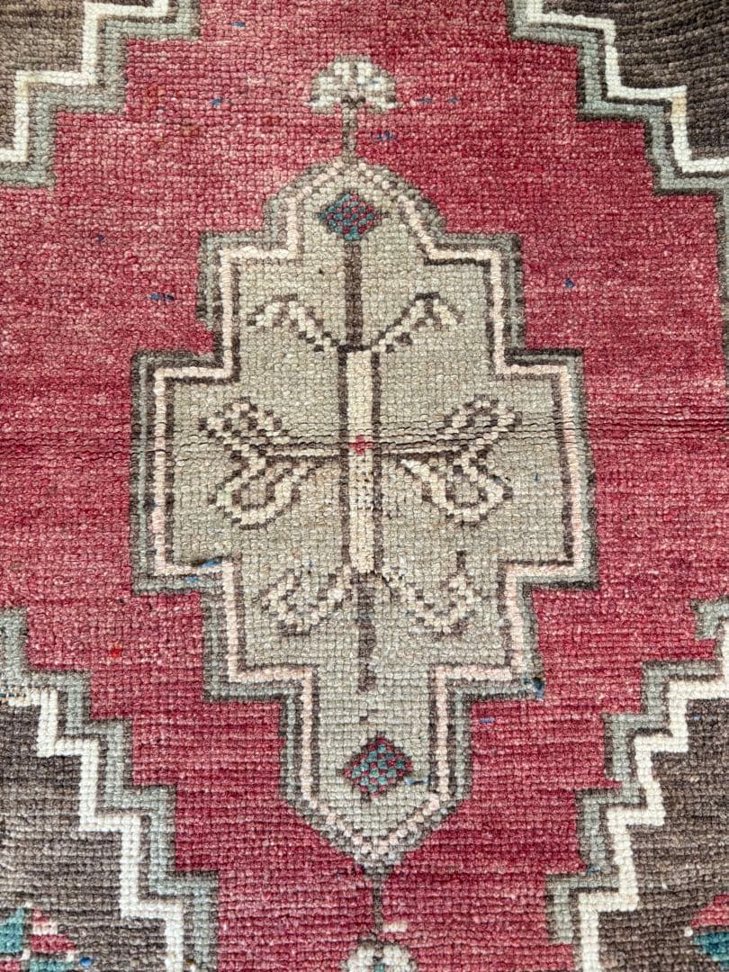 くすみレッドブラウントルコブルートルコヴィンテージ ラグ 目立った傷や汚れなし