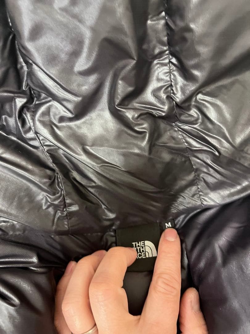 超軽量　ノースフェイスダウン アコンカグアフーディND18805 Mサイズ