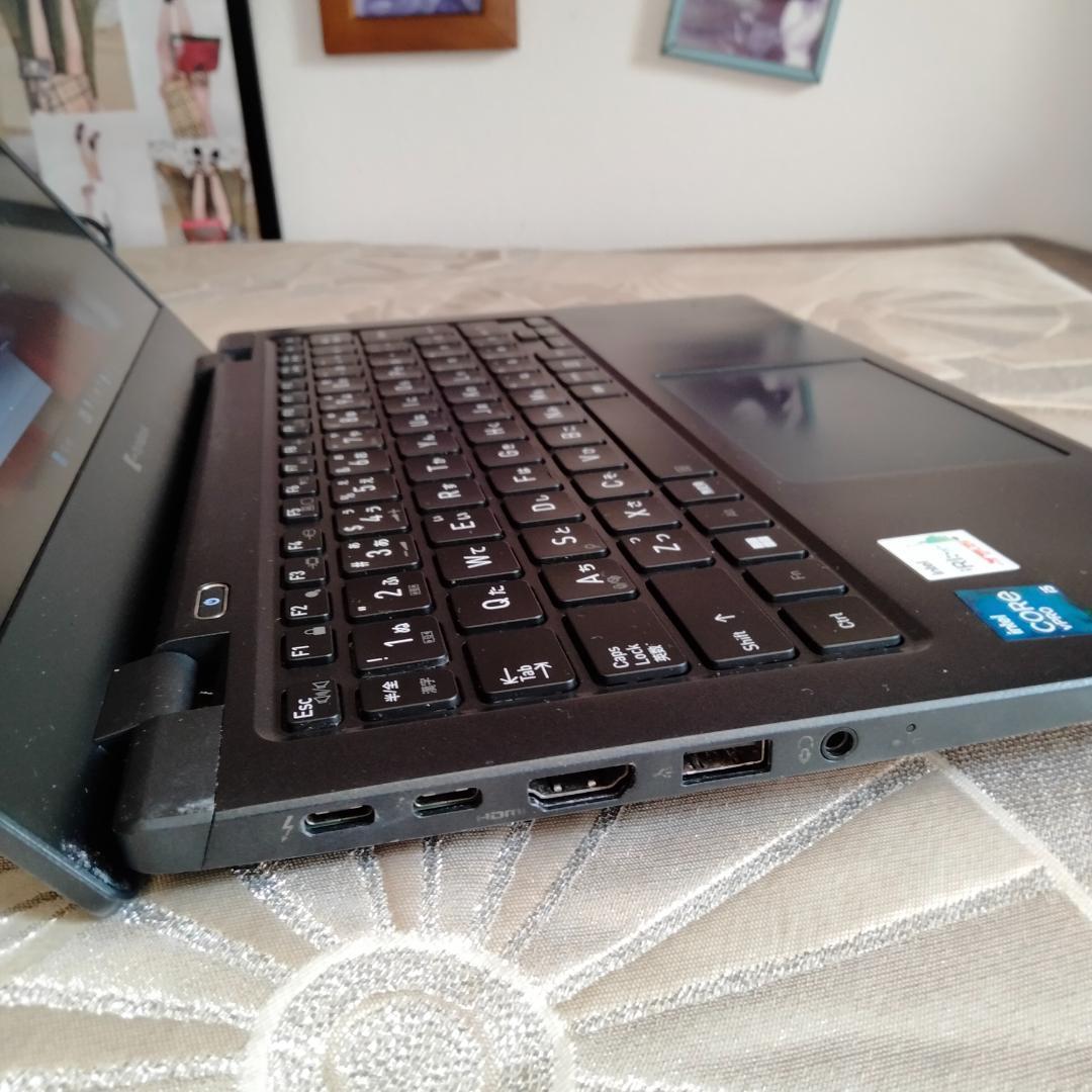 東芝 11世代 i5 1135G7/１３インチ/8G 256G FHD