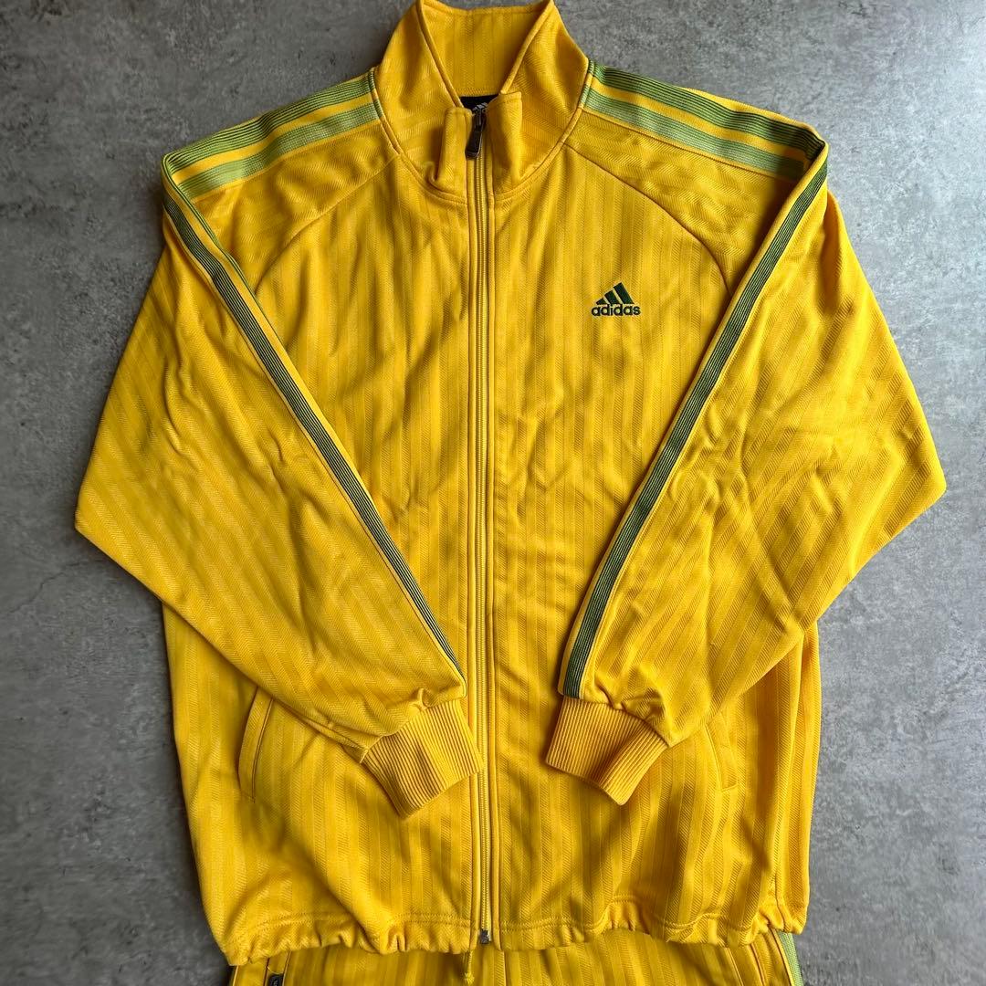 アディダス 爽やか セットアップ ジャケット ハーフパンツ 万国旗タグ
