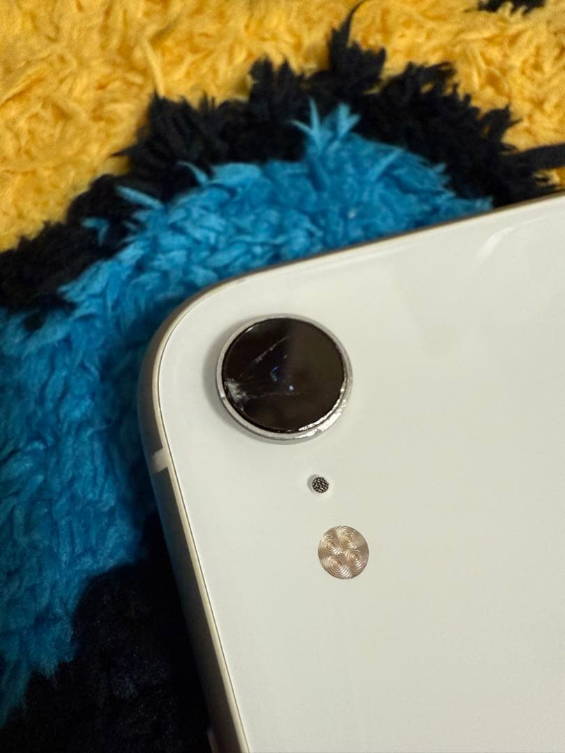 【送料無料】Apple iPhone XR ホワイト 64GB SIMフリー