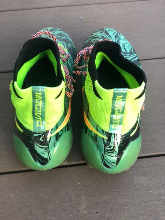 ナイキ　マジスタ　FG