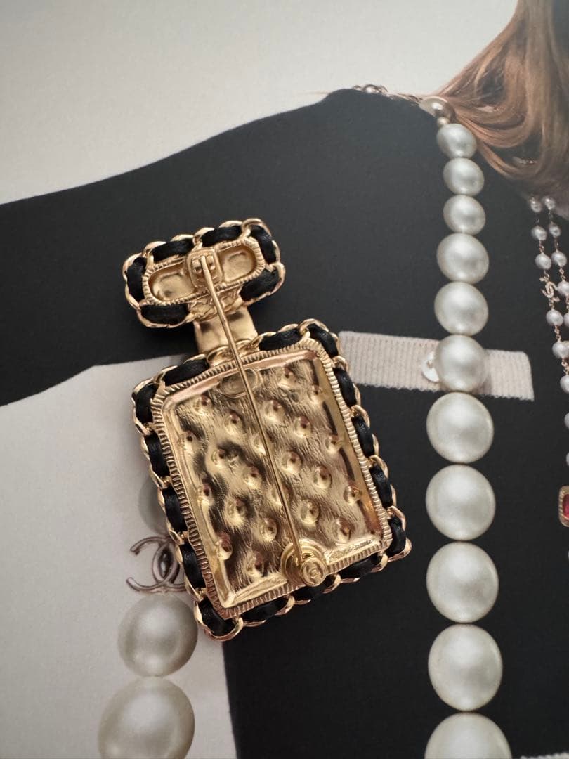 シャネル　ブローチ　美品