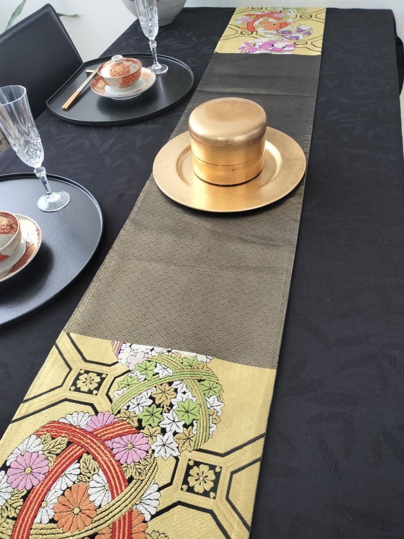 A898★逸品‼️手毬模様‼️テーブルランナー2m17cm