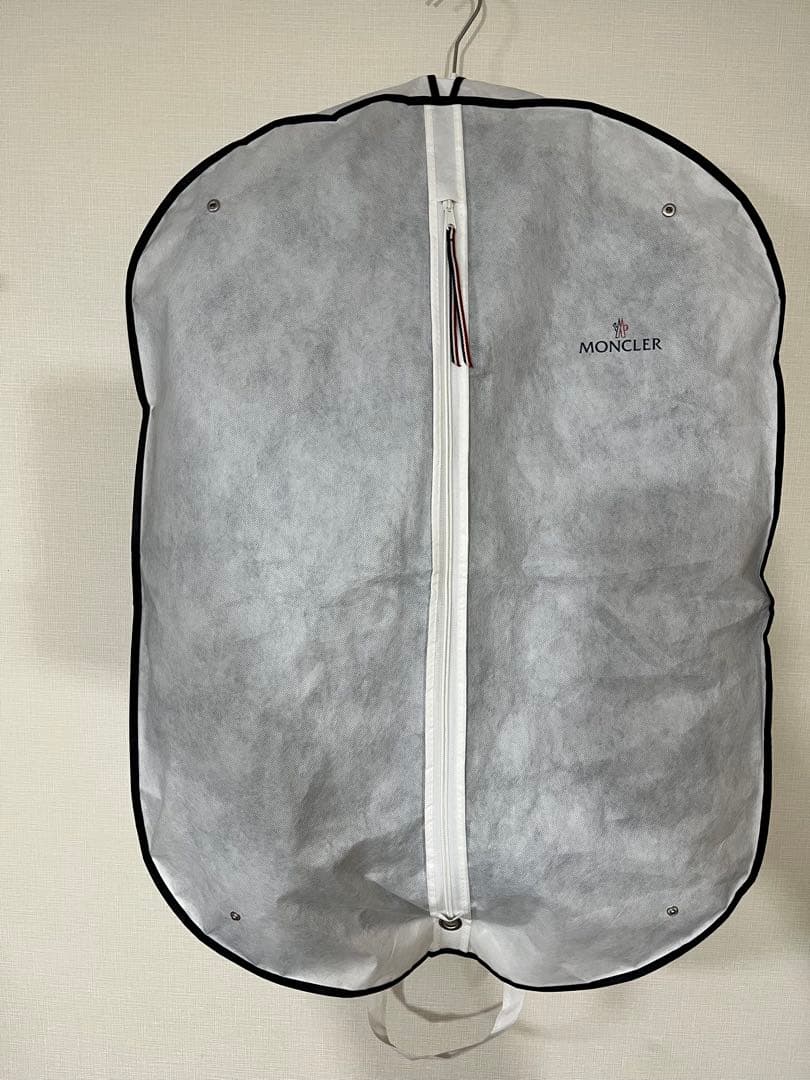 H*K様 定価45万25aw現行Livradois ミドル丈ダウンモンクレール