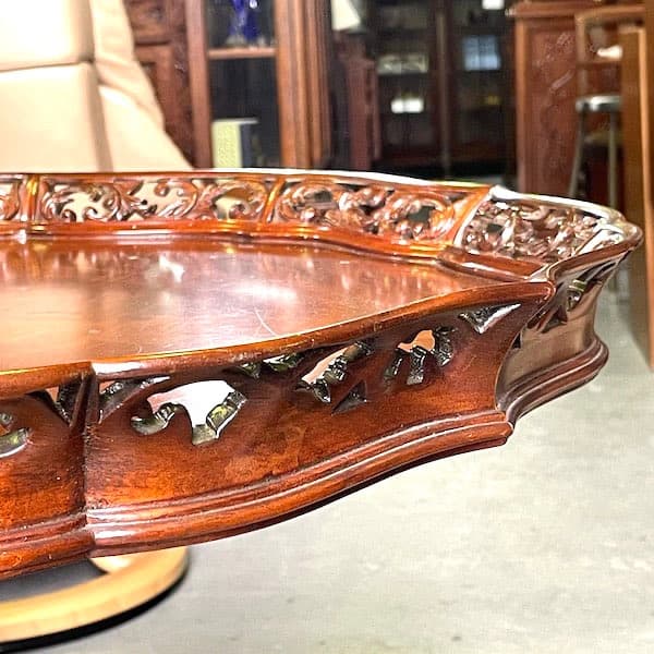 アンティーク調　オケージョナルテーブル　サイドテーブル　猫足机　透かし彫り