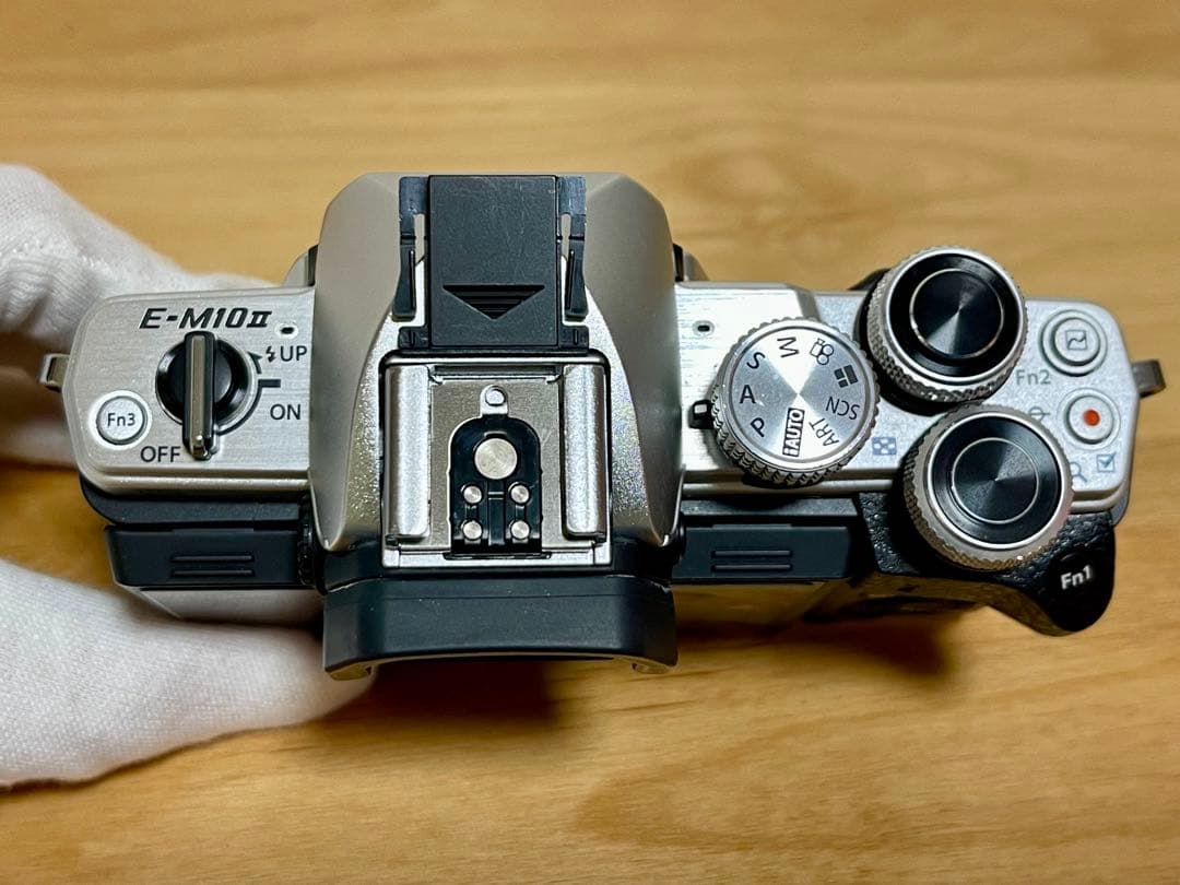 OLYMPUS OM-D E-M10MarkII EZWズームキット単焦点レンズ