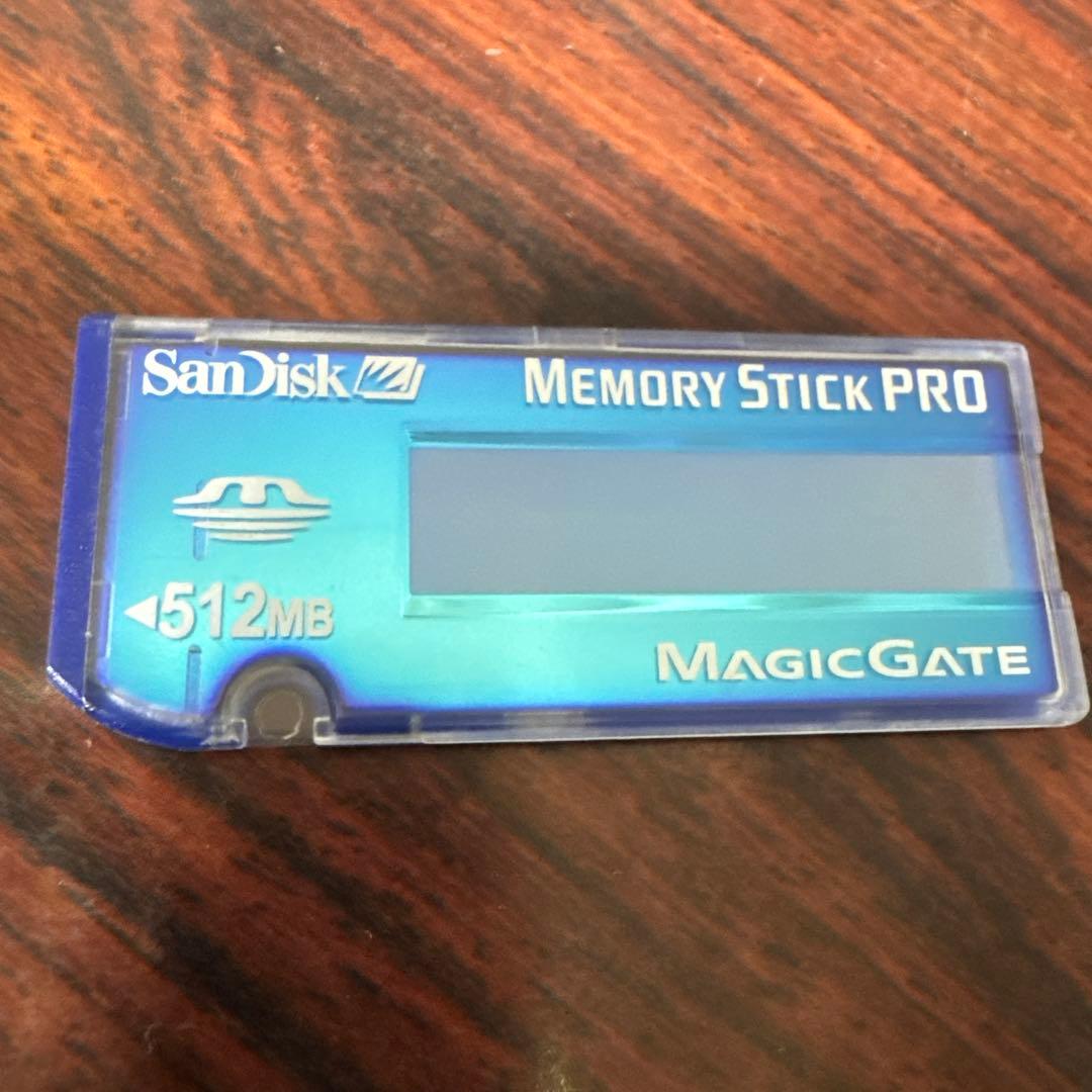 Sony Cyber-shot シルバー 3倍光学ズーム新品電池&メモリカード付