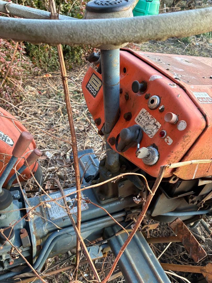 埼玉県発　引き取り限定　クボタ　ジャンク　トラクター　鍵付き　不動