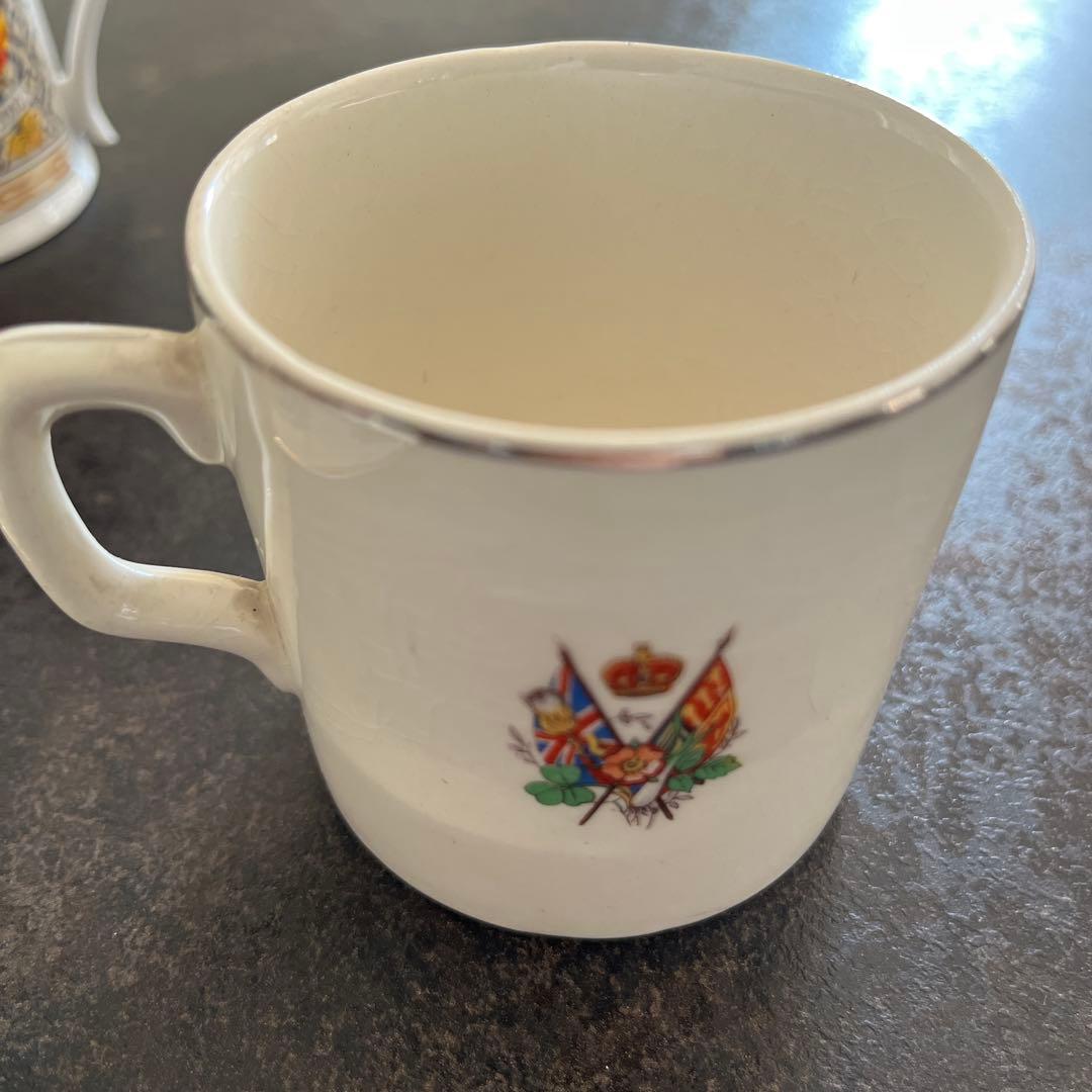 【4点セット】マグ　カップ　ソーサー　アンティーク　イギリス　エリザベス女王