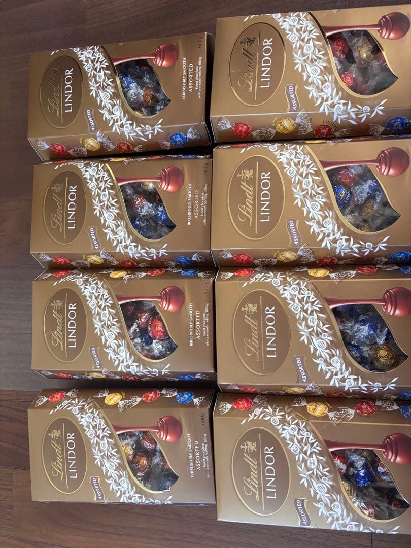 あんずページ。リンツ リンドール アソート チョコレート（4箱)