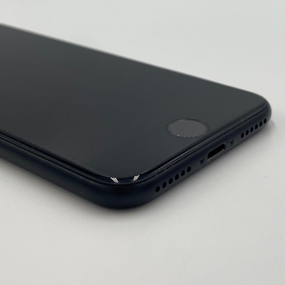 美品 Apple iPhone SE (MX9R2J/A)