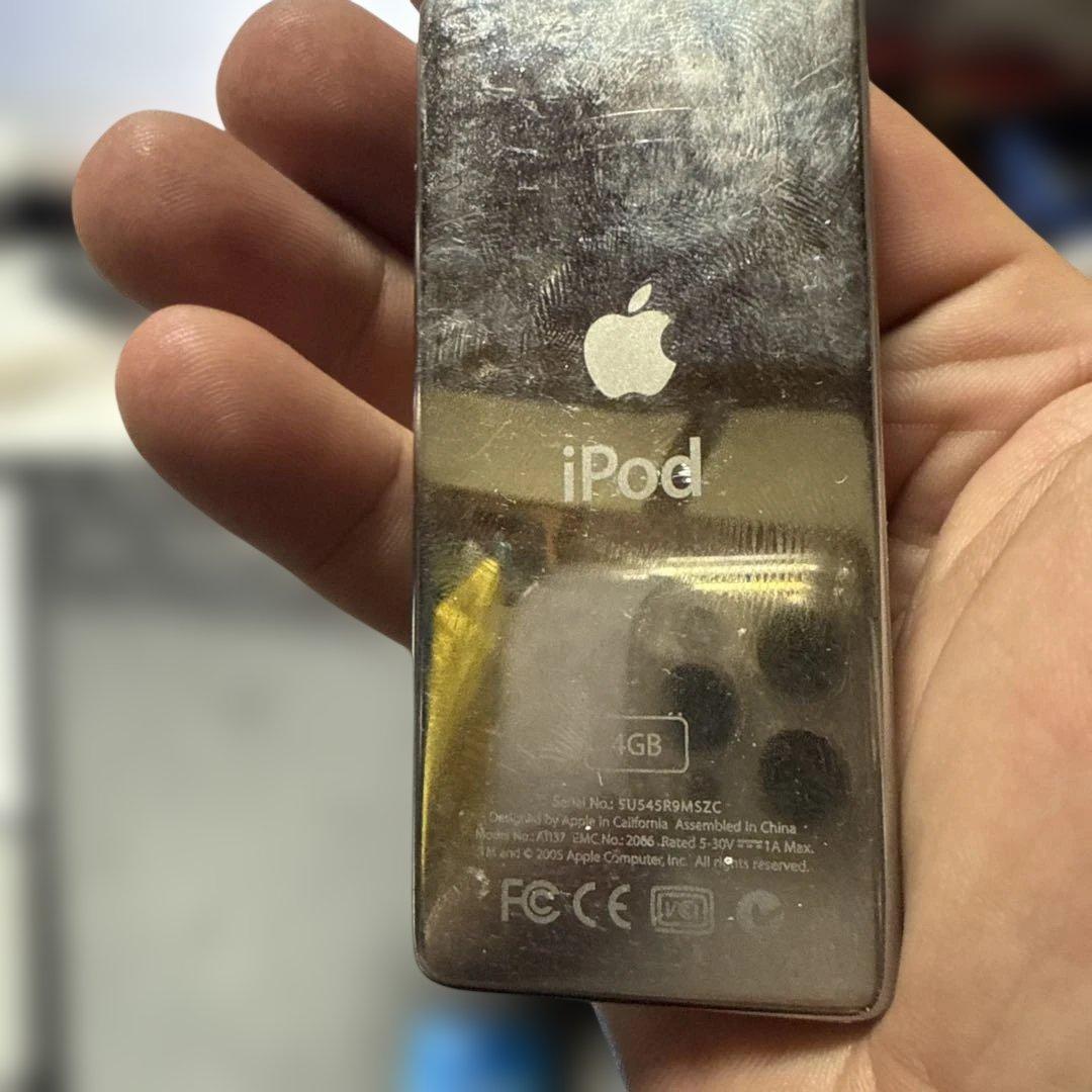 Apple iPod 4GB シルバー