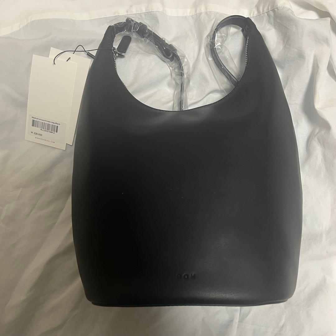 バッグ BLACK ROH SEOUL Medium Around hobo bag