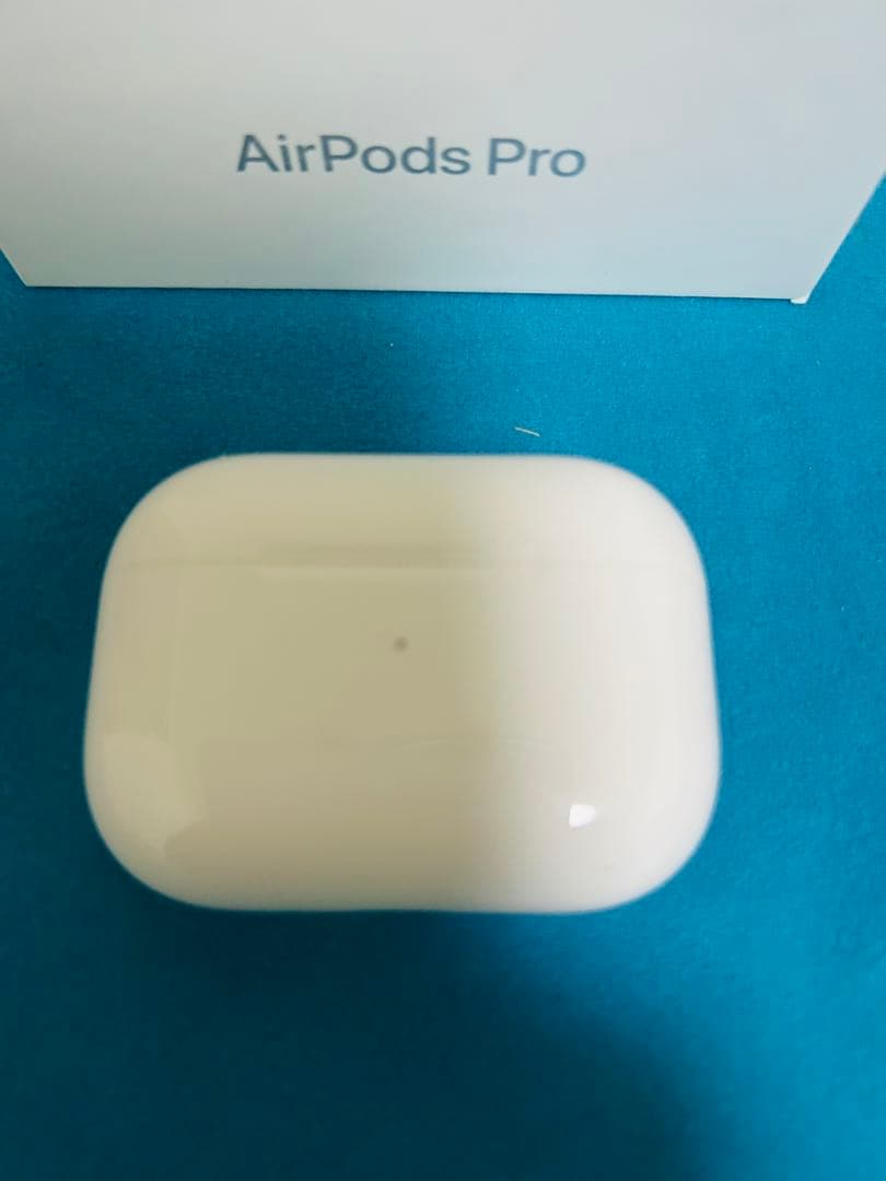 AirPods Pro 2本体 充電ケース付き➕オマケ2つ