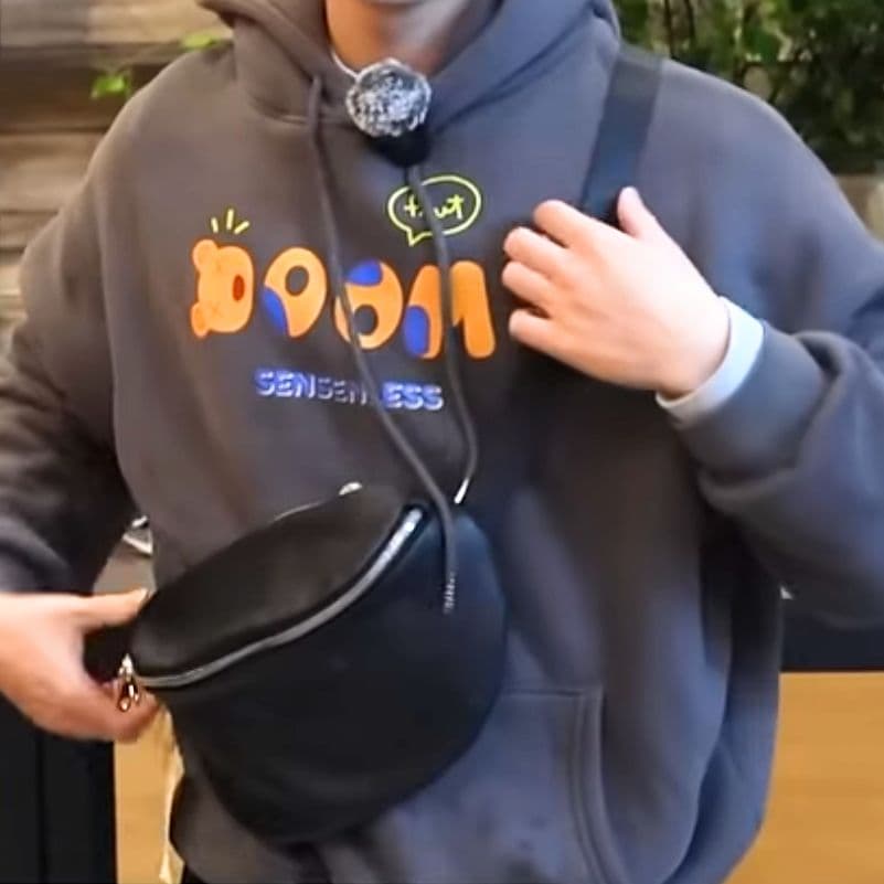 カワニシカバン　cobii（コビー） 撥水レザー ボディバッグ　ブラック