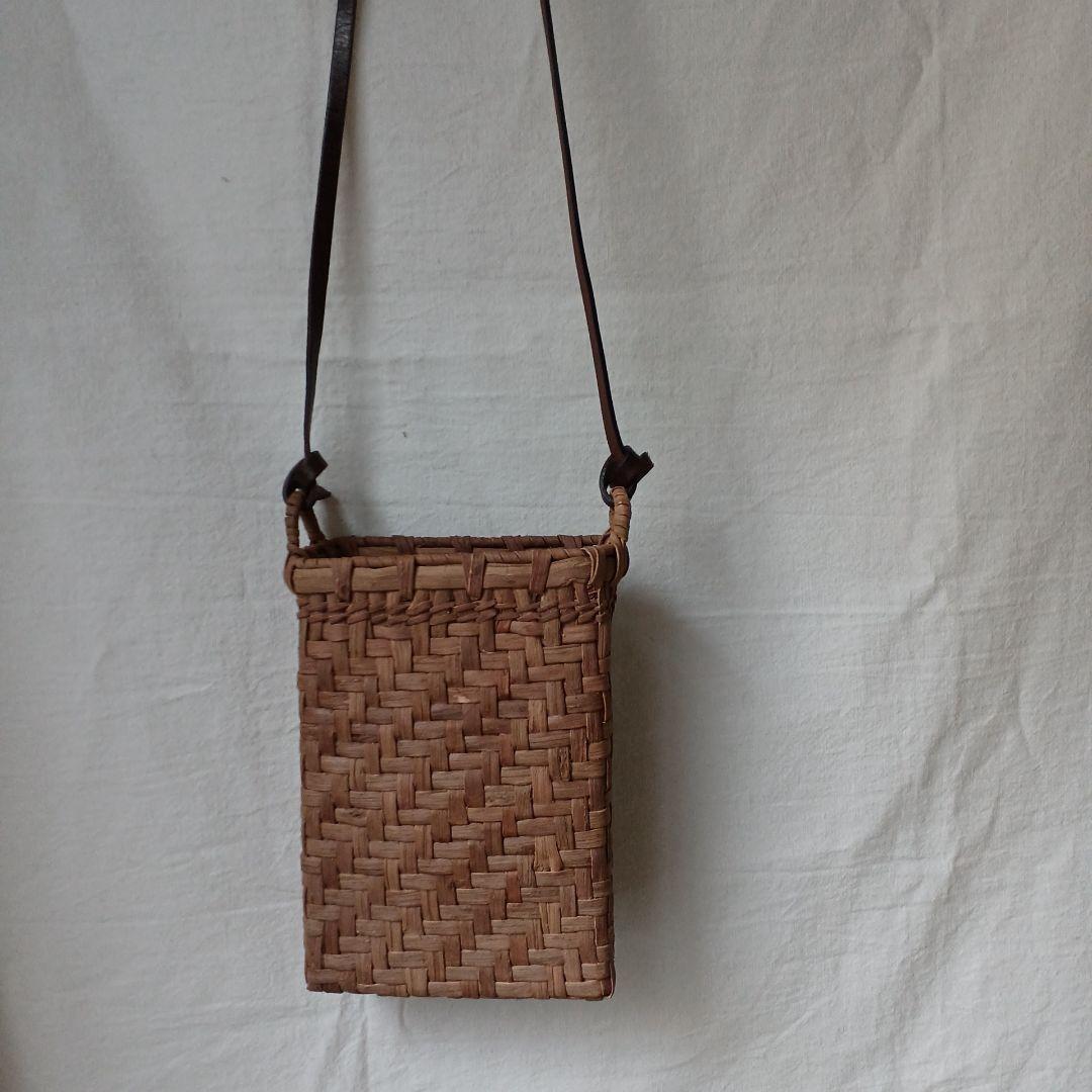 小さい国産山葡萄ショルダーバッグ