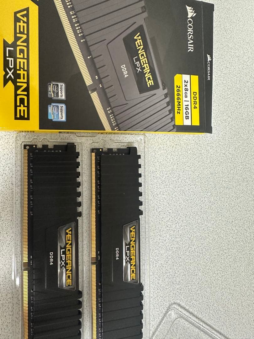 メモリー Corsair Vengeance LPX DDR4-2666 16GB