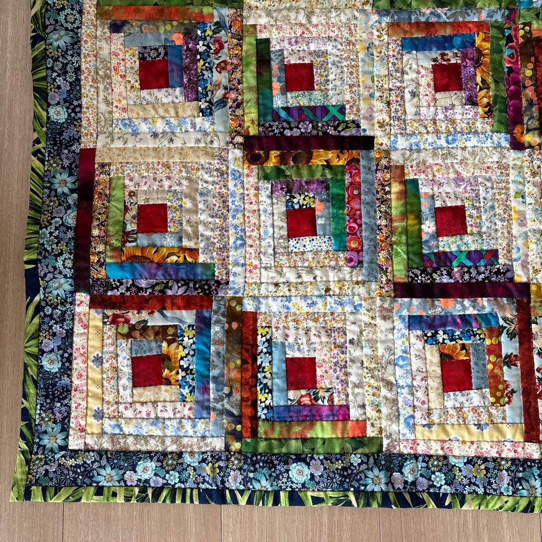 ハンドメイド キルトパッチワーク ログキャビンタペストリー